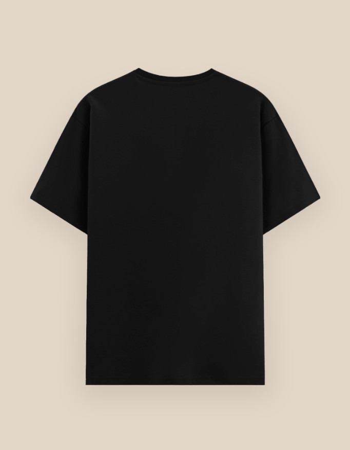 Unisex Basic T-Shirt in 100% cotton featuring round-neck and short sleeves